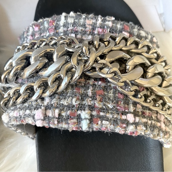 New!! GUESS SALEMA3 FLATS - Picture 2 of 4